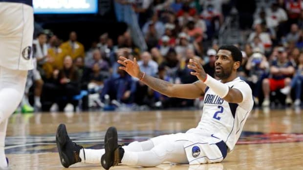 kyrie sit floor 